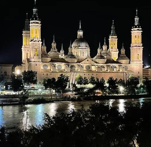 Con Vistas Al Pilar Con Aparcamiento Privado Daire *